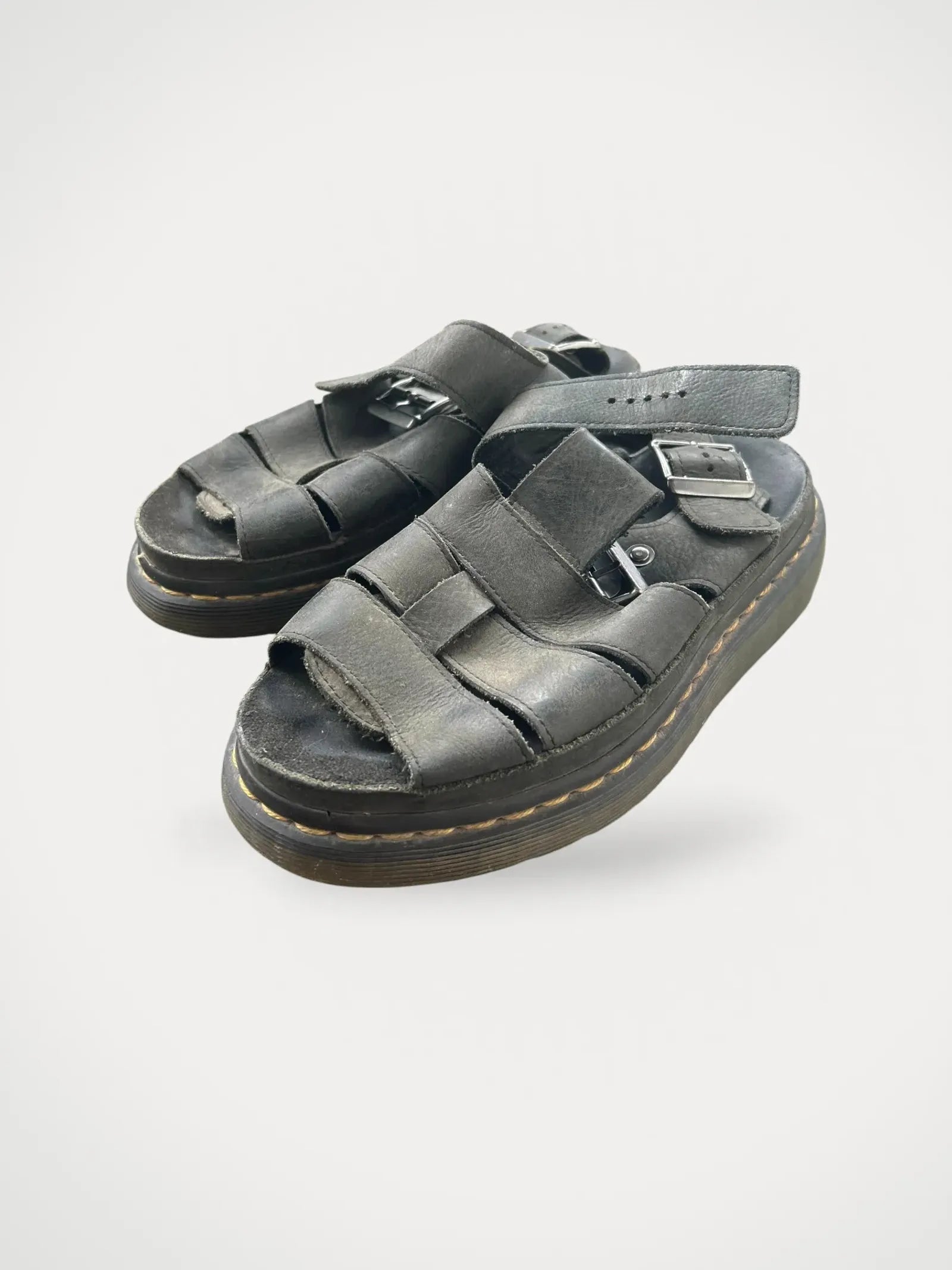 image of Dr. Martens-skinnsandaler
