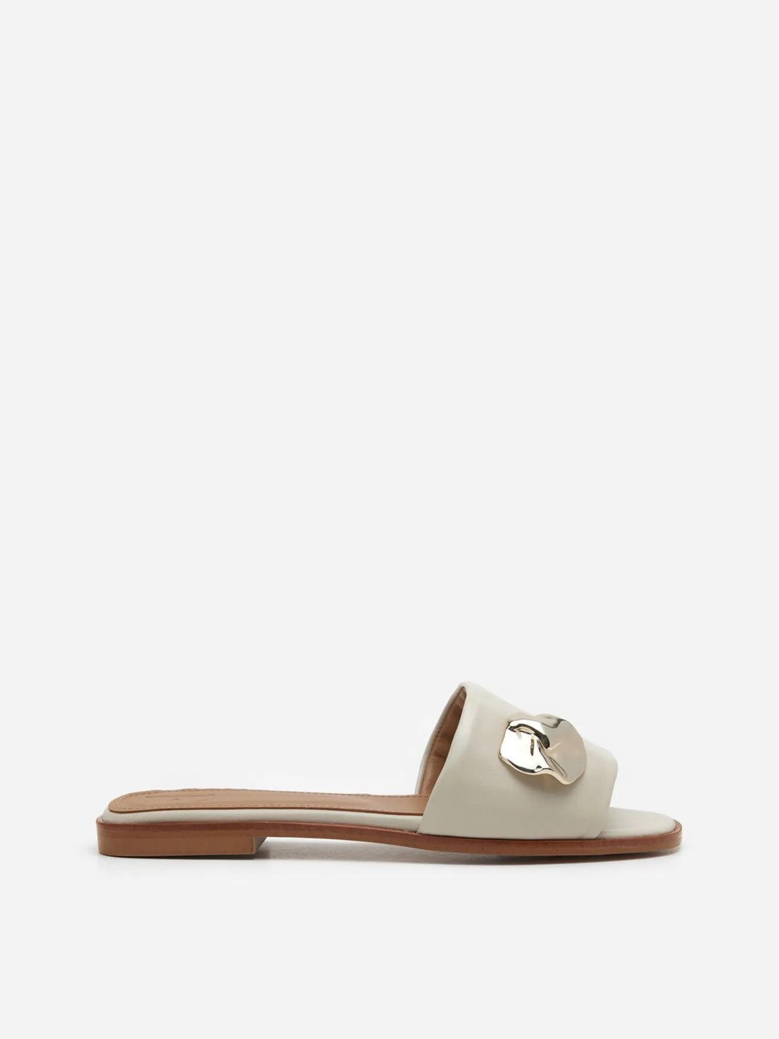 image of Flattered Mira Creme Leather-skinnsandaler
