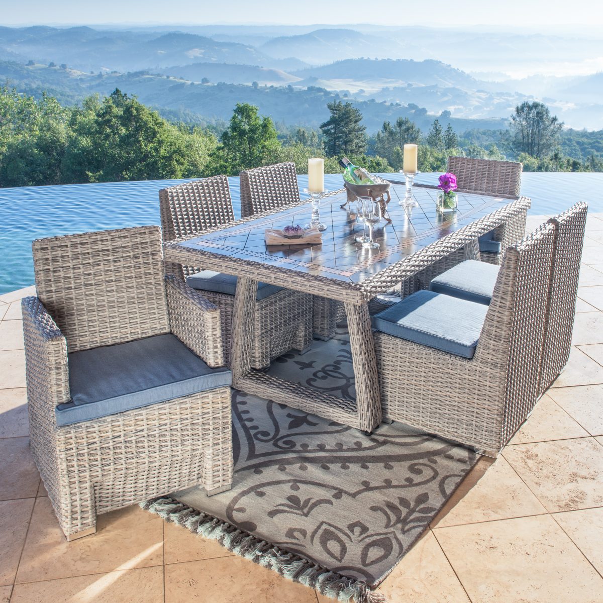 Pool-Side-Dining