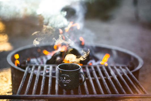 holiday-outdoor-entertaining-fire-pit