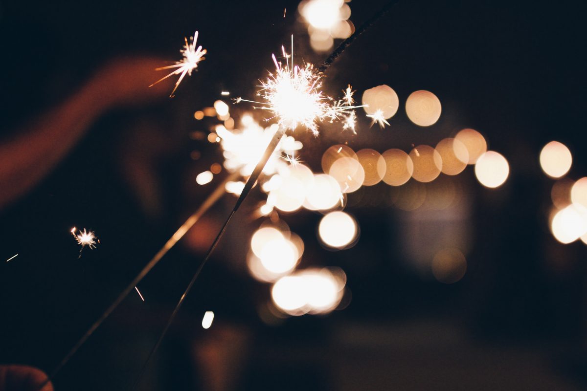 holiday-outdoor-entertaining-sparklers