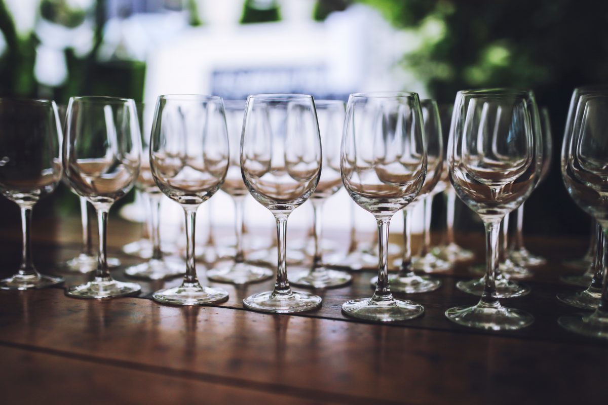 how-to-host-a-wine-party-at-home-wine-glasses