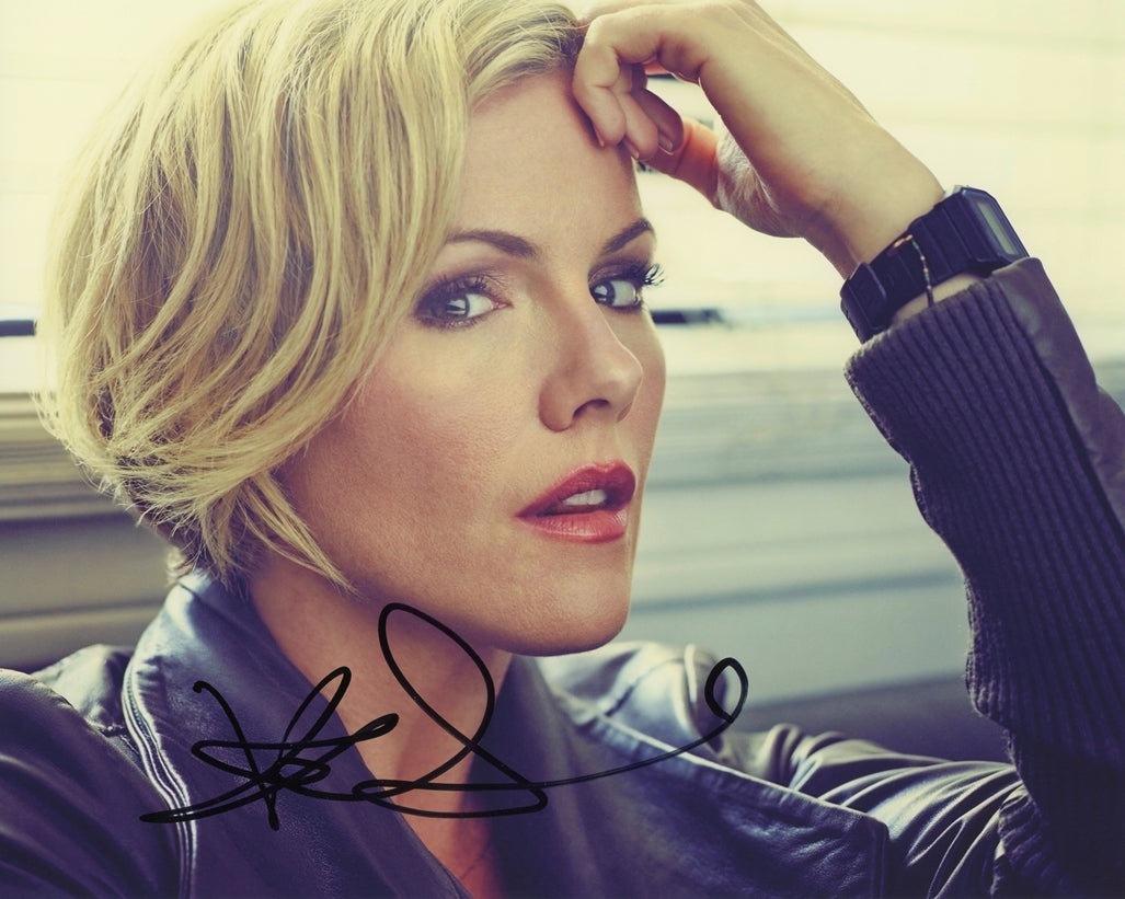 Kathleen Robertson Signed Photo