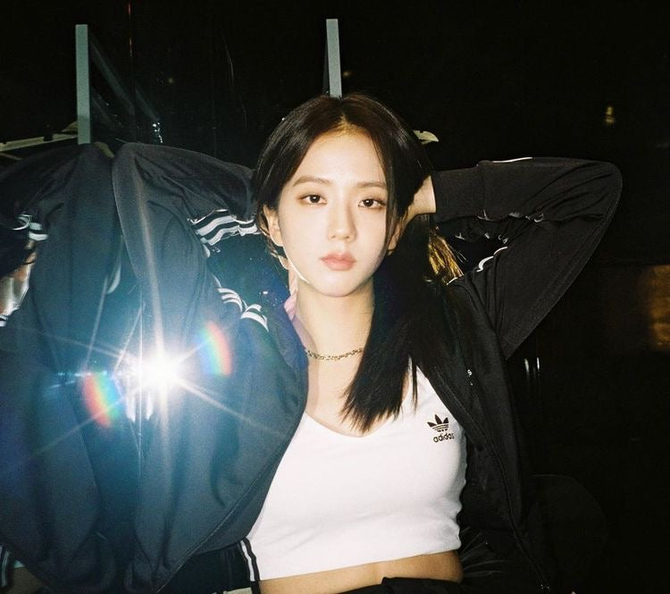 Foto jennie dark aesthetic