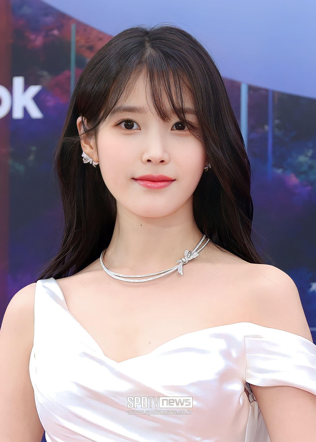 IU Outfit at the 59th Baeksang Arts Awards & Fashion Breakdown – unnielooks