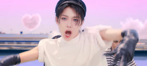 Felix’s Look #2 in Case 143 M/V