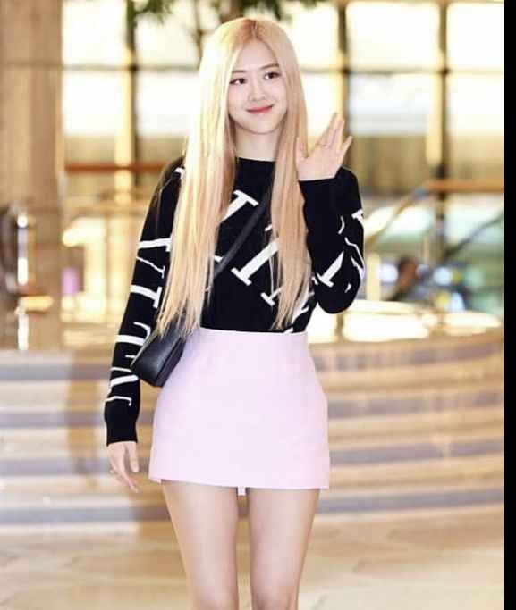 Rose outfits store blackpink