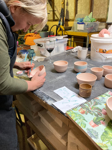 Applying Under Glaze to Pottery