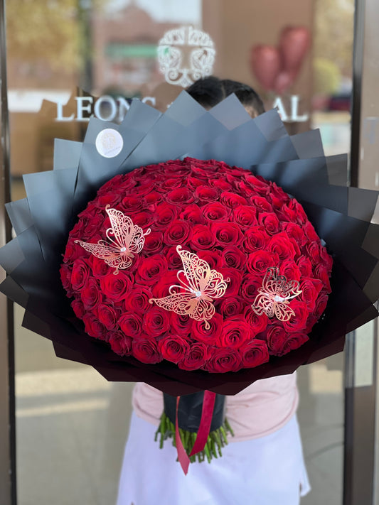 044 - Luxurious 50 Roses Bouquet - Ramo Buchon de 50 Rosas - Love