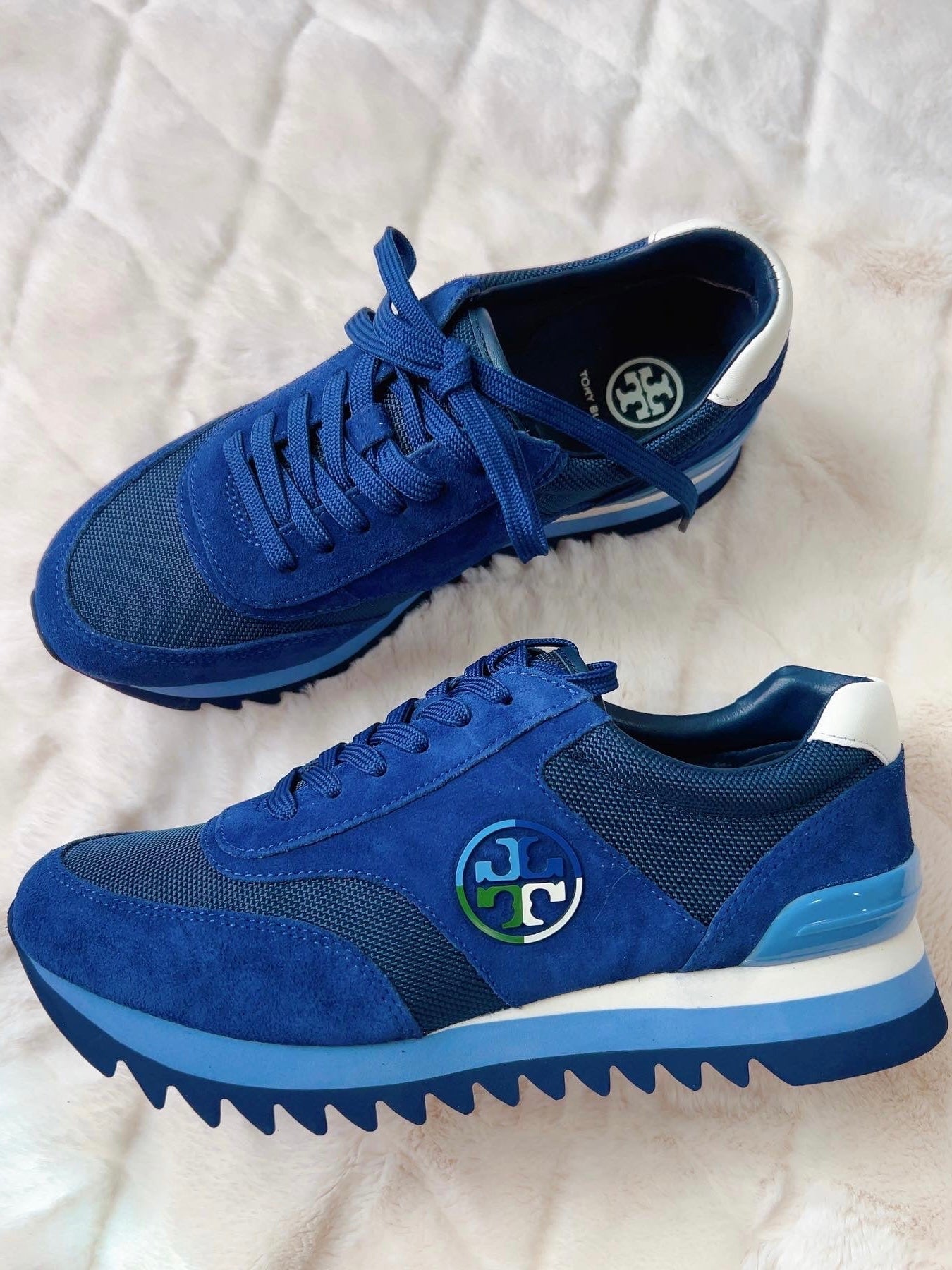 Tory Burch Sawtooth Logo Sneakers, Blue Suede,  & 7 – VIASHOP