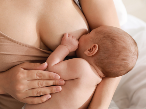 when does breastfeeding stop hurting