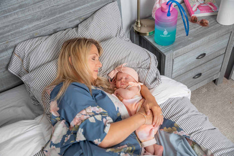 EasyJug the best water bottle for breastfeeding Moms