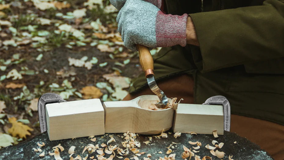 carving wooden spoon