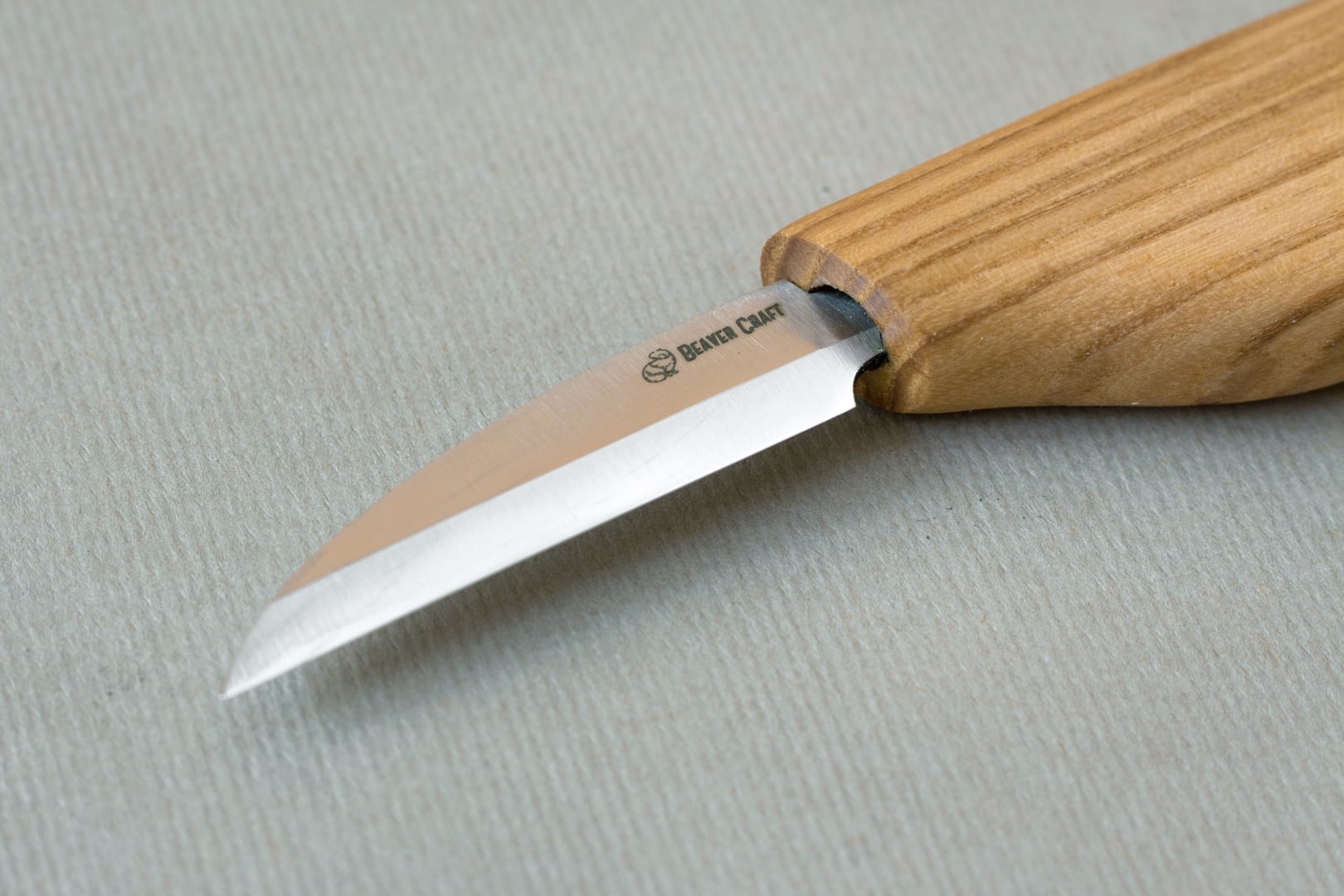 Is Walnut Wood Good for Carving? – BeaverCraft Tools