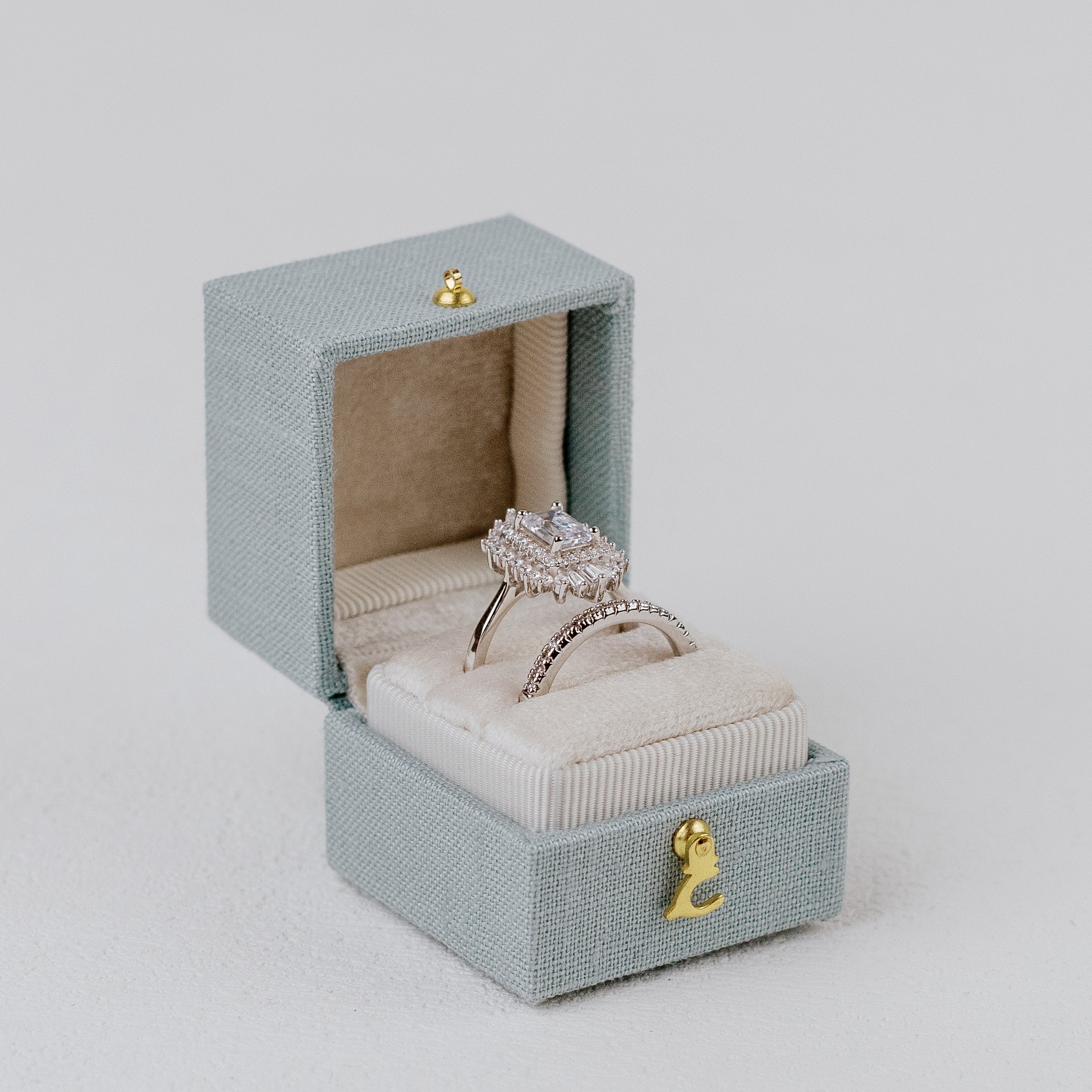 Traverse Bay/Dove Georgian Square Ring Box
