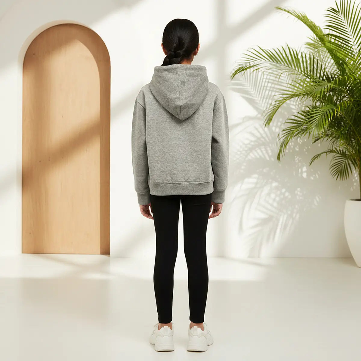 Girls' hooded graphic sweatshirt with long sleeves