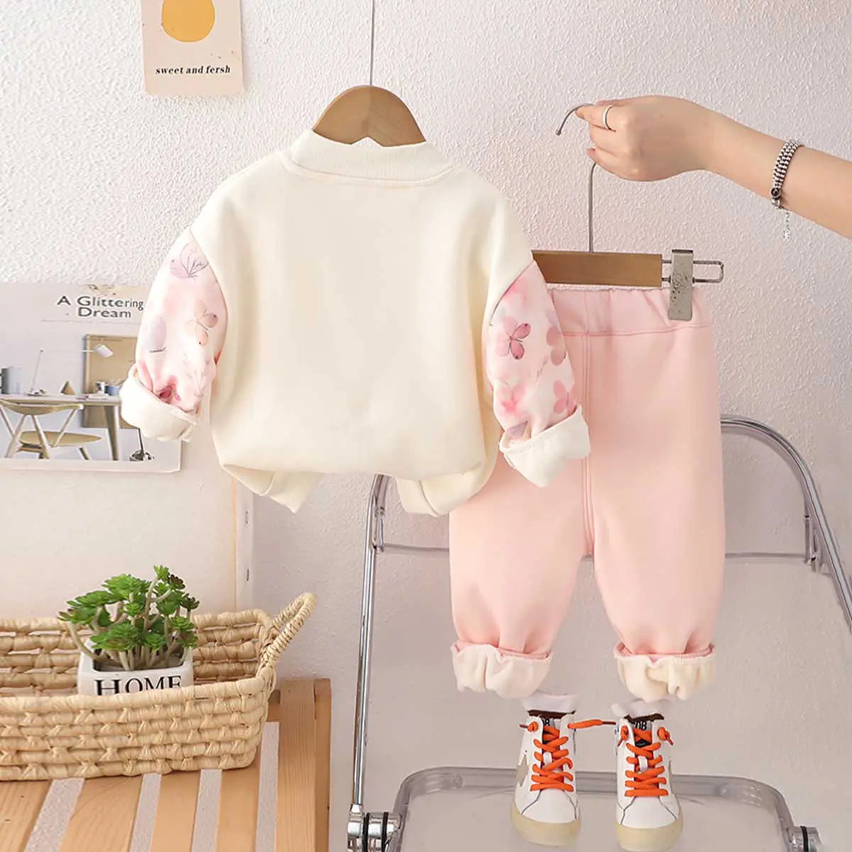 Girls Off White Butterfly Applique Sweatshirt With Joggers Set Sets