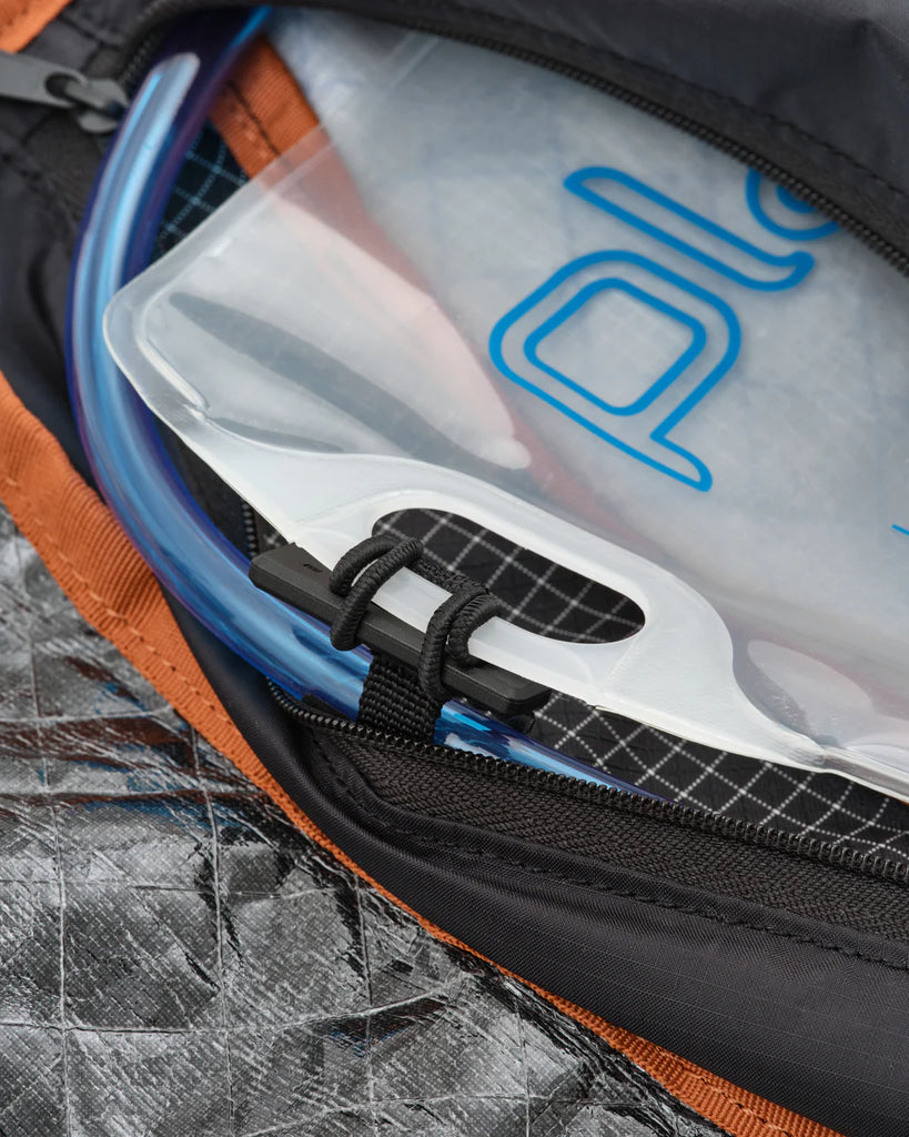 bladder toggle can be tucked away when not in use