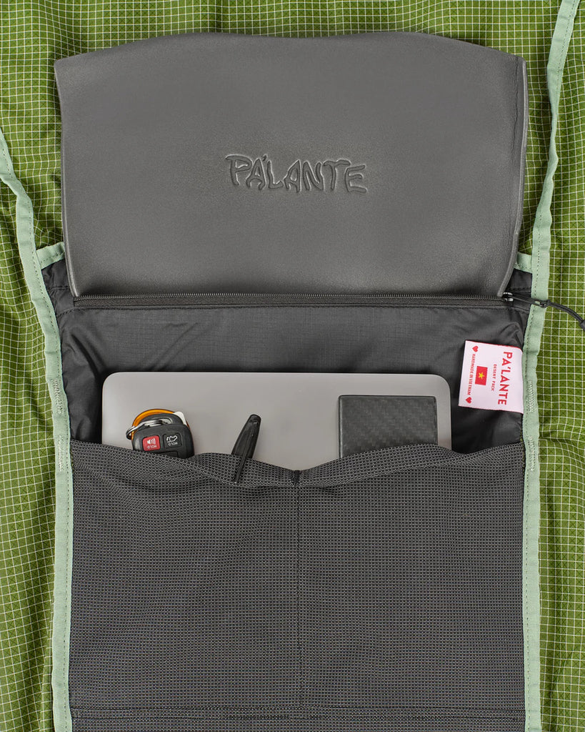 removable 2mm foam back panel, zippered sleeve, laptop sleeve and hidden mesh pockets
