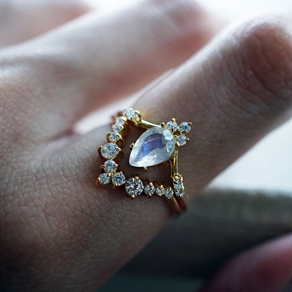 tippy taste jewelry moonstone blossom ring