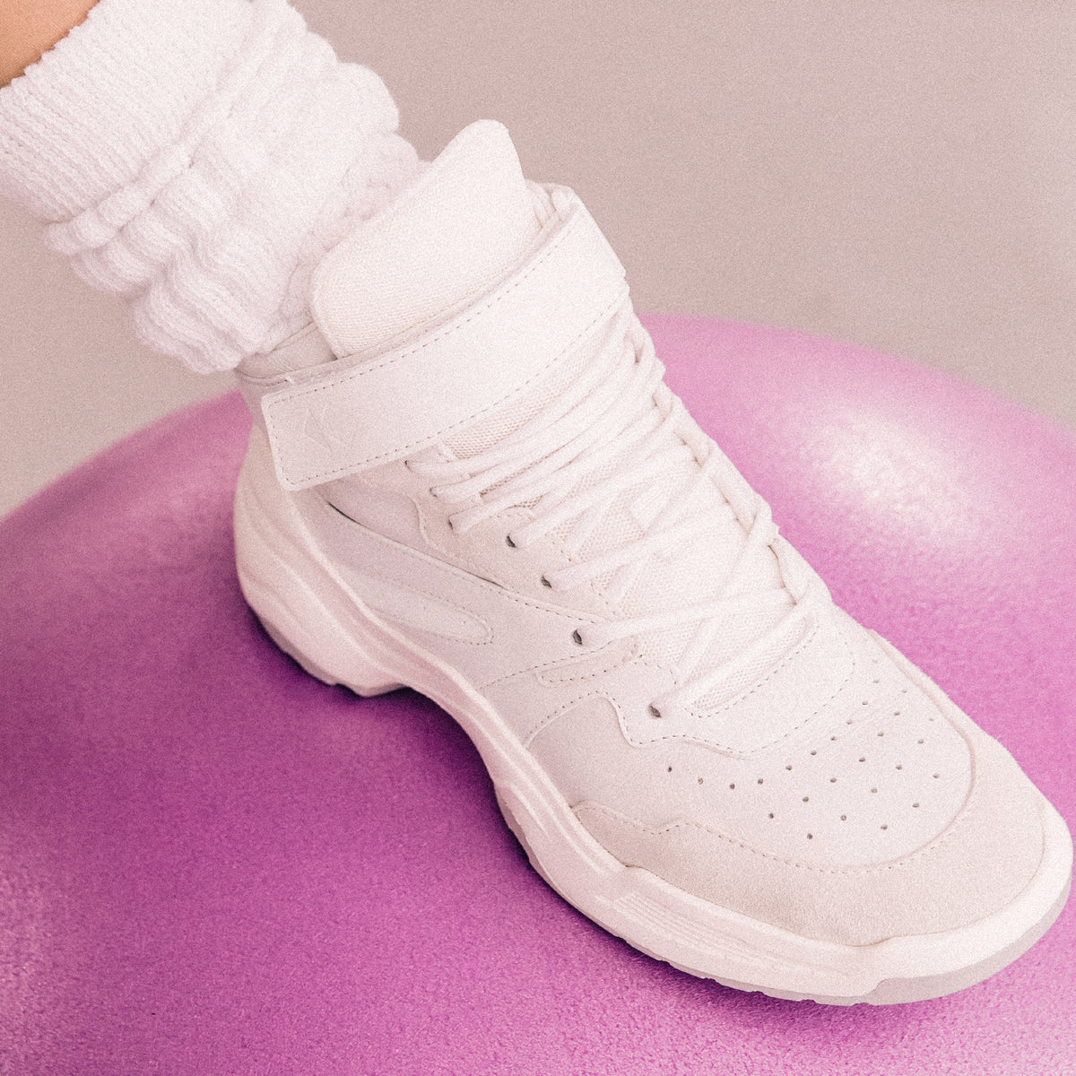 Download Women's Retro Leather Sneaker in White | Aerobics Pearl | KOIO