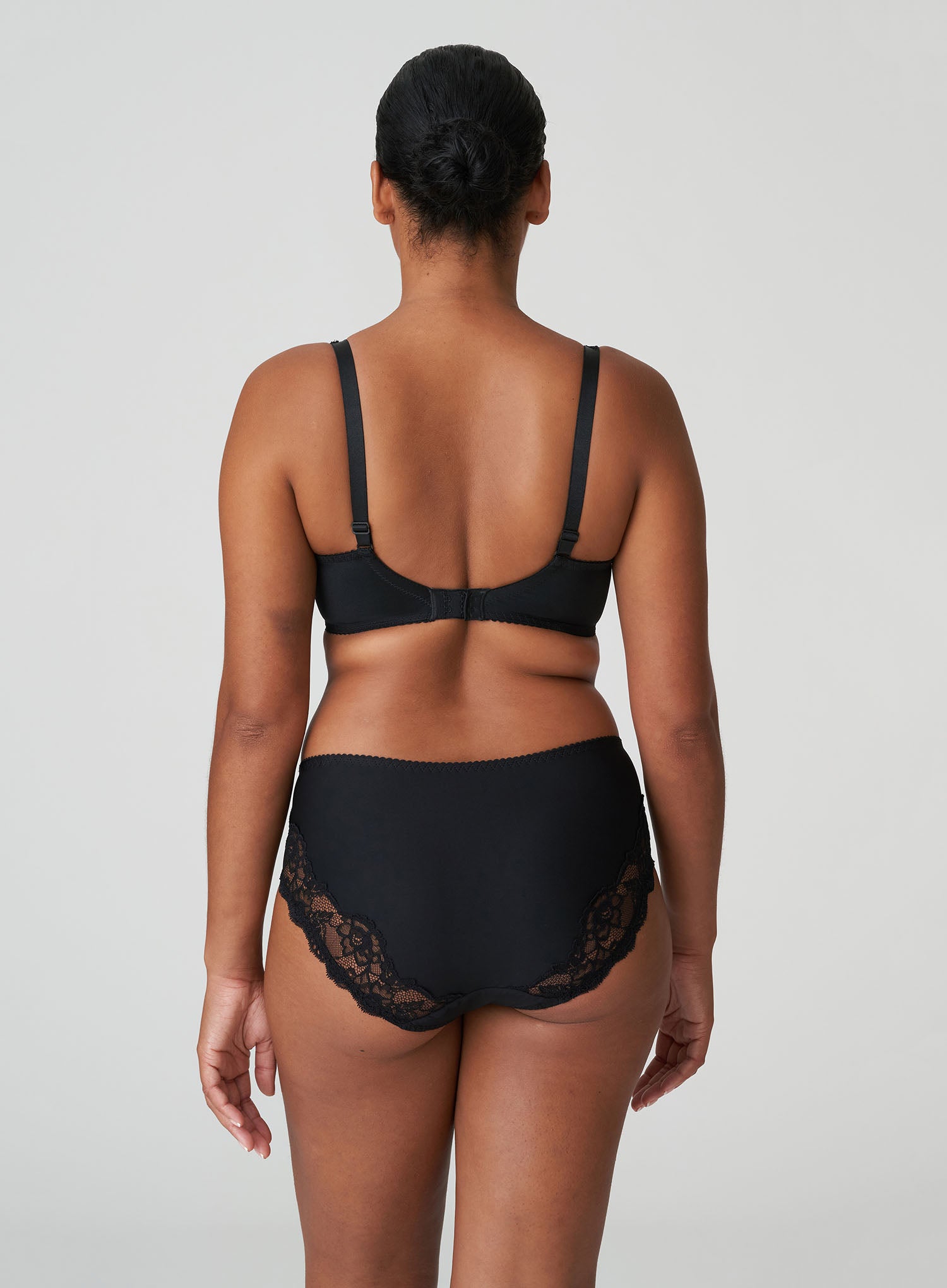 PrimaDonna: Madison Deep Brief Black