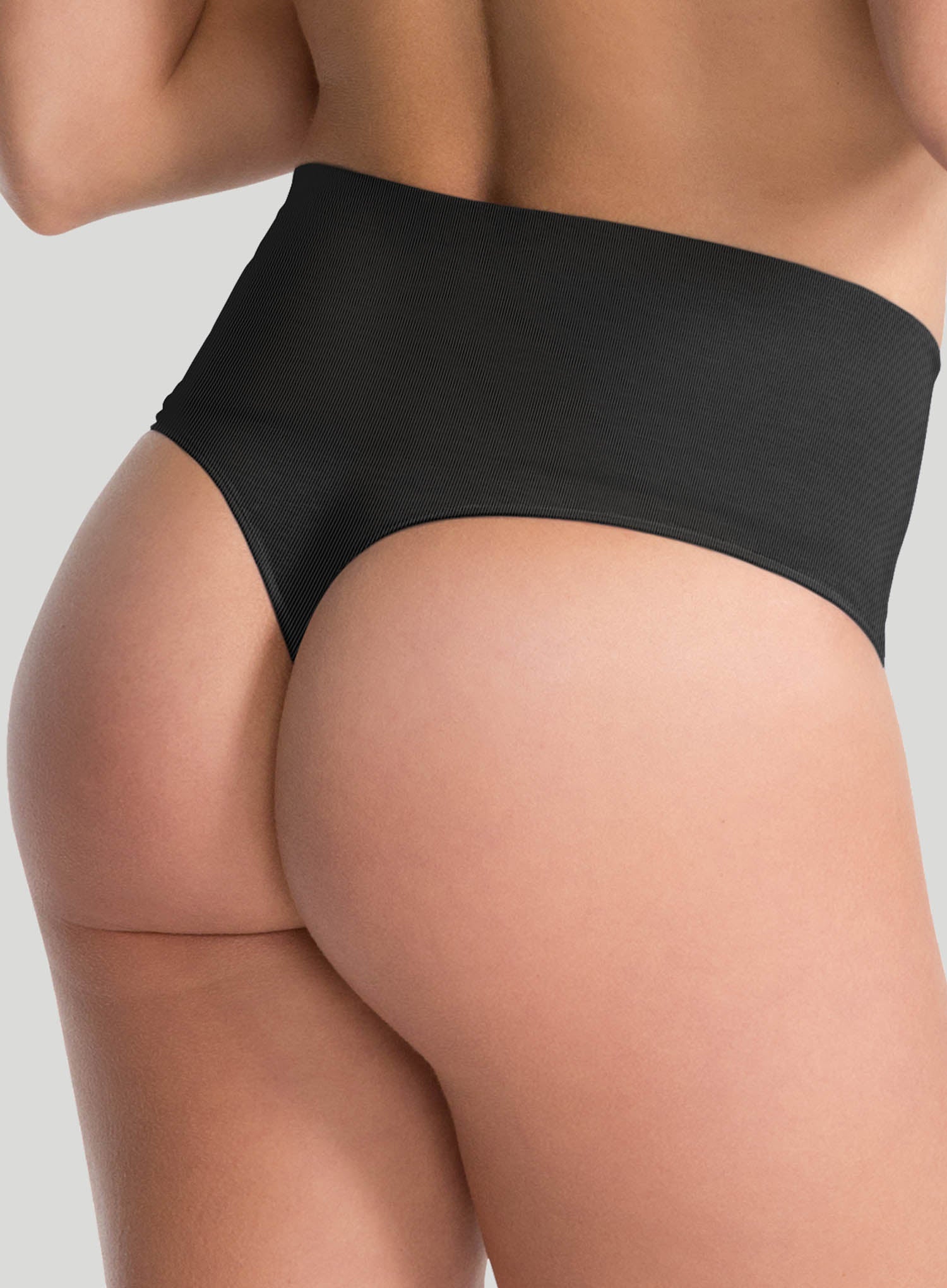 Spanx: Everyday Shaping Thong Black