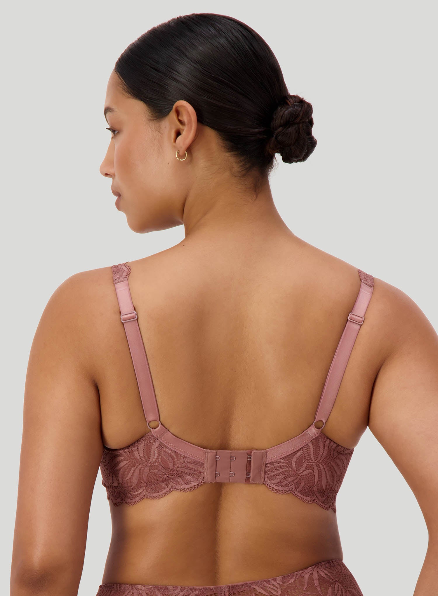 Triumph: Essential Lace Balconette W Cacao