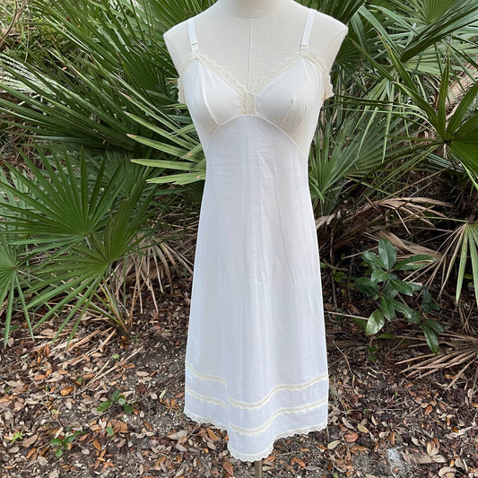 Vintage 70s White Slip Blue Embroidered Flower Sleeveless Shadow Line –  Cicada Moon Vintage