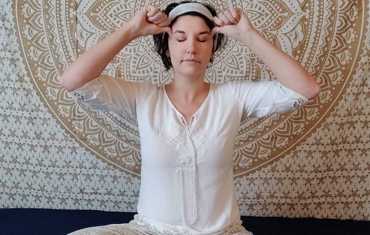 Kundalini Yoga: o que é, benefícios e como praticar – Calça Thai