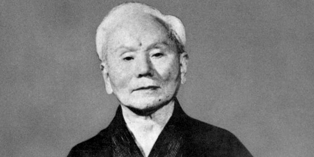 Biografía de Gichin Funakoshi. Fundador del estilo de Karate Shotokan