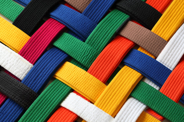 Colores de los cinturones en artes marciales judo, karate y taekwondo