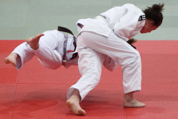 Que equipo necesitas para judo. Guía para judokas