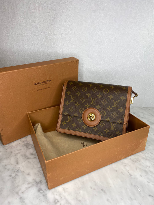 Vintage Louis Vuitton Cerises Cherry Pochette Bag – BelovedLux