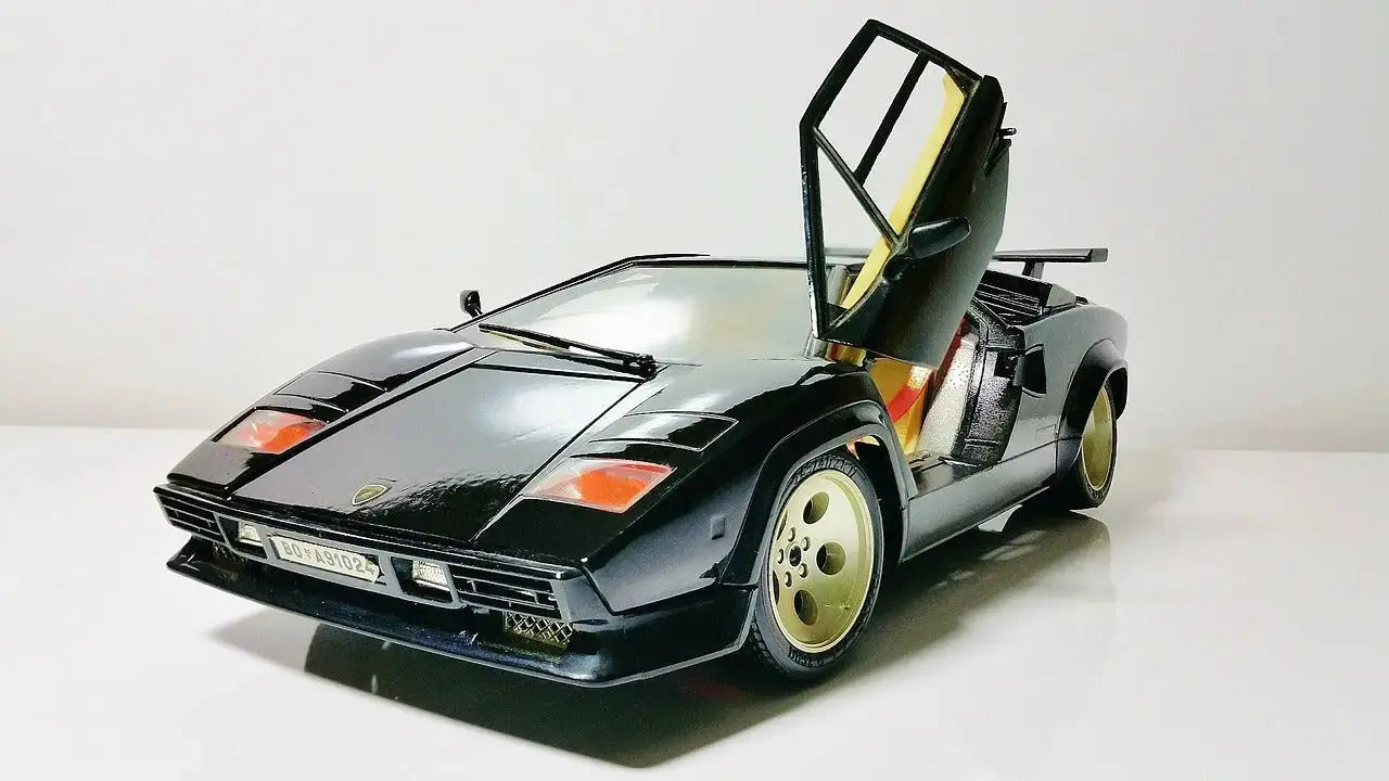 The-Classic-Lamborghini-Countach Rapidvehicles.com