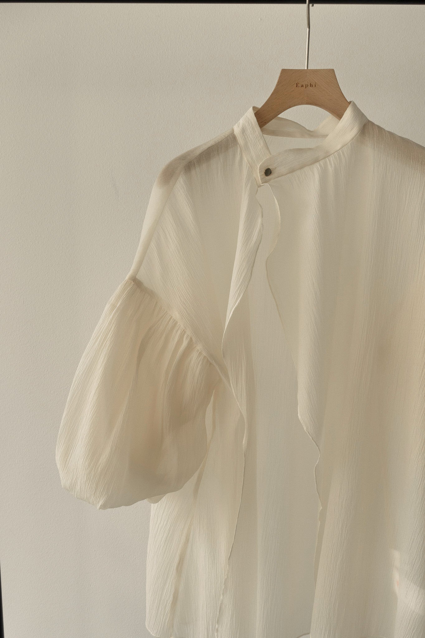 最新入荷】 Eaphi volume sleeve sheer blouse agapeeurope.org