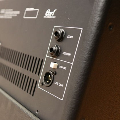 Amplifier Guitar Bass Cort CM150B 150-Watts có đầu vào AUX và đầu ra Tai nghe