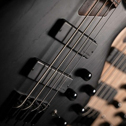 Đàn Guitar Bass 4-dây Cort B4 Element được trang bị pickup Bartolini MK-1