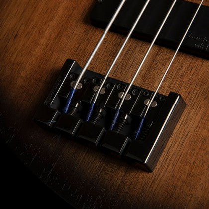 Đàn Guitar Bass 4-dây Cort B4FL MHPZ có hệ thống pickup Fishman Power Bridge