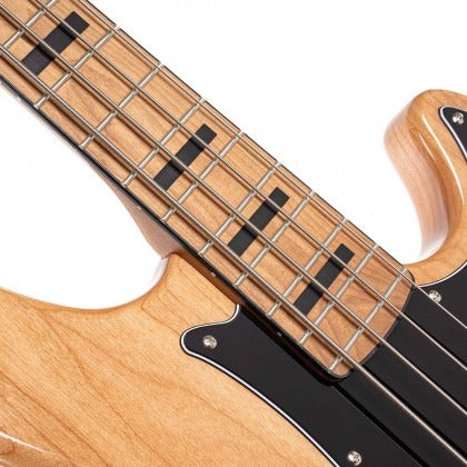 Đàn Guitar Bass 4-dây Cort GB64JJ có cần đàn và mặt cần đàn được làm bằng gỗ maple