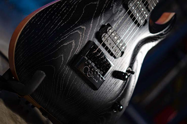 Đàn Guitar Điện Cort KX700 EverTune có bộ pickup humbucker Seymour Duncan Sentient và Nazgul