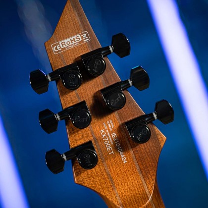 Đàn Guitar Điện Cort KX700 EverTune có bộ khoá điều chỉnh so le