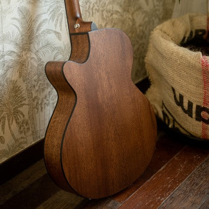 Đàn Guitar Acoustic Cort SFX-E có mặt sau và mặt bên được làm bằng gỗ mahogany