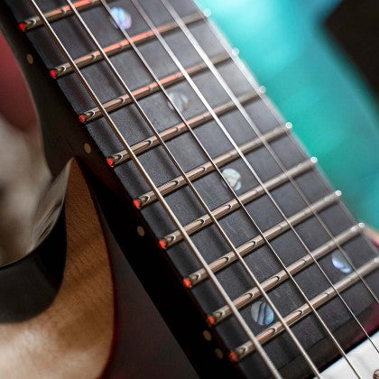 Đàn Guitar Điện Cort X700 Duality II có phím đàn bằng thép không gỉ