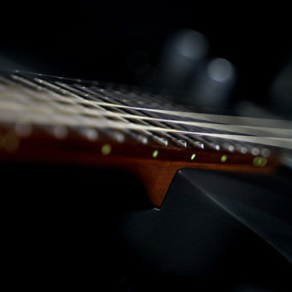Đàn Guitar Điện Cort X700 Mutility có điểm đánh dấu mặt phím và mặt bên luminlay