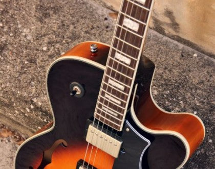 Đàn Guitar Điện Hollow Body Cort Yorktown-BV có thiết kế cổ liền mạch