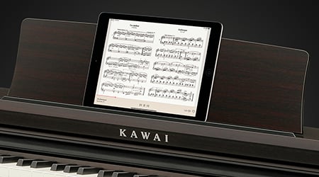 KDP120 cũng tương thích với ứng dụng xem điểm PiaBookPlayer của Kawai, cho phép hiển thị điểm được ghi chú cho các bài học cổ điển và nhiều nội dung khác trên điện thoại thông minh hoặc máy tính bảng thông qua kết nối Bluetooth không dây của thiết bị.