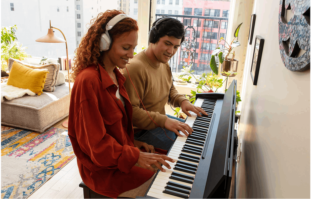 chế độ Twin Piano cho phép bạn chơi cùng với thành viên gia đình, bạn bè hoặc giáo viên trên Roland F107