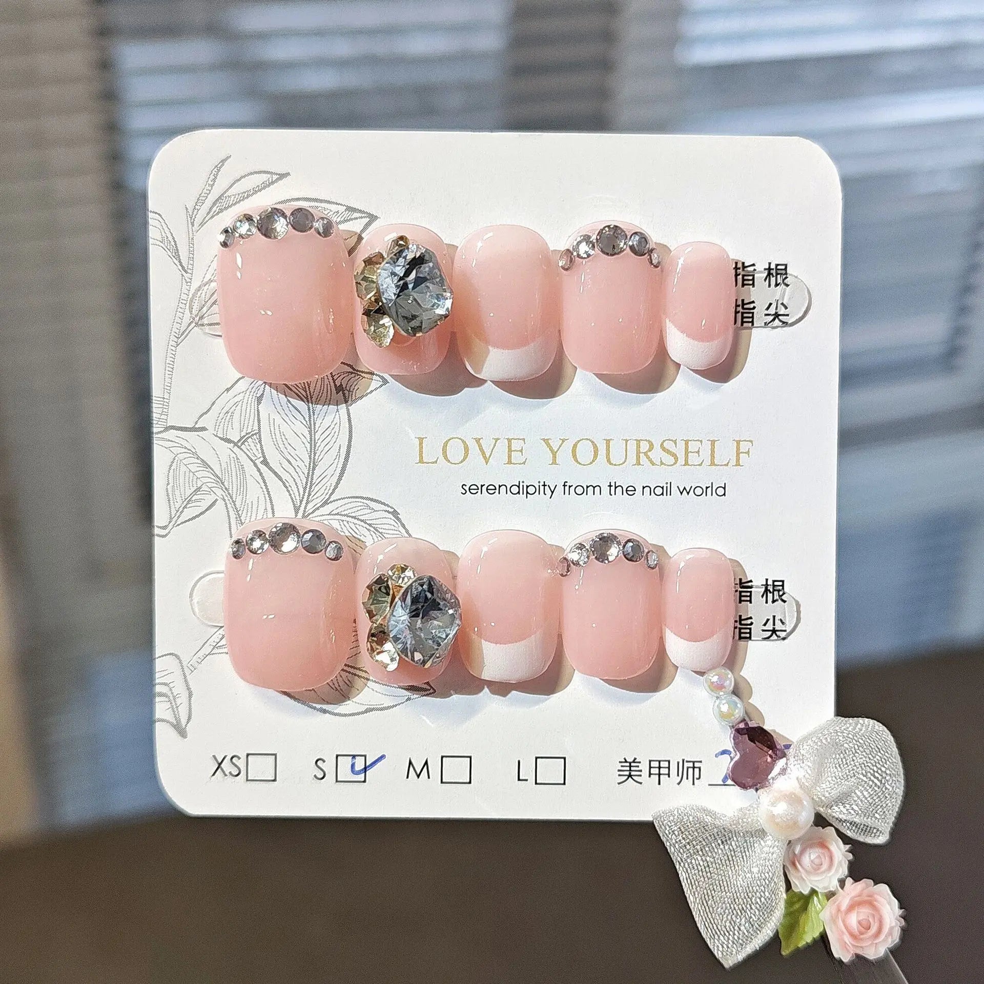 Product Image for Sandsberg | 10 Stück Handmade Press-on-Nägel Schimmernd Pink Katzenauge Fake-Nageltipps mit Liebe Diamant Design Tragbare Koreanische Kurze Kunstnägel