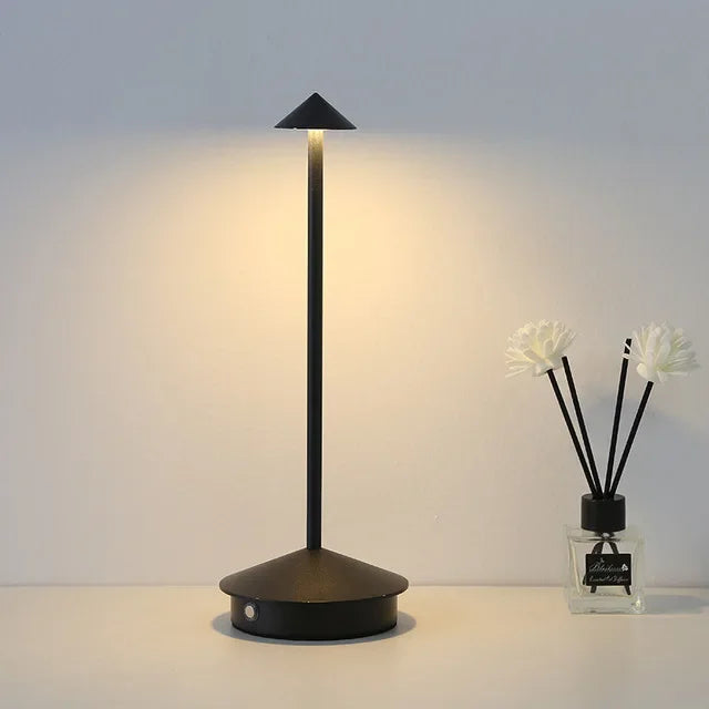 Product Image for Wiederaufladbare Tischlampe Kreative Esszimmer Touch Led Hotel Bar Kaffee Pina Pro Tischlampe Lampada Da Tavolo Dekorative Schreibtischlampe, Schwarz 